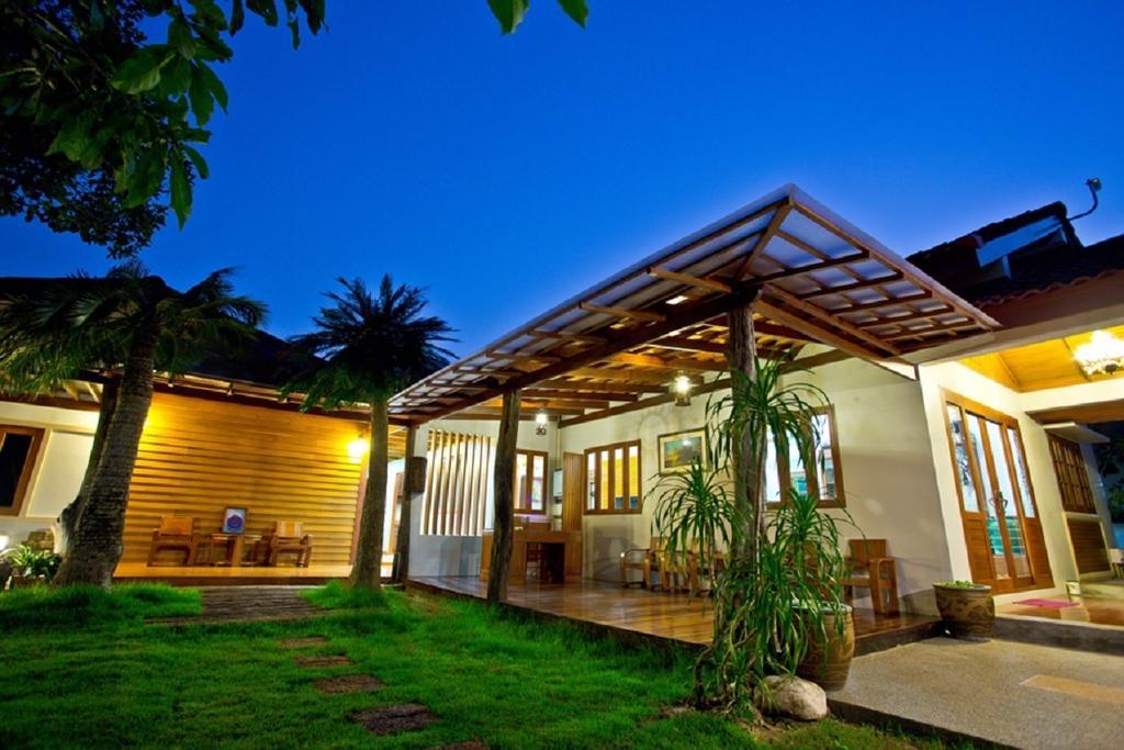 Tree Home Plus Nakhon Si Thammarat Exterior photo