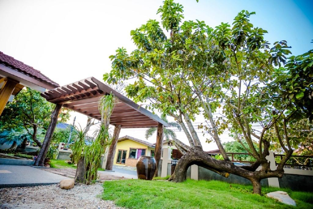 Tree Home Plus Nakhon Si Thammarat Exterior photo